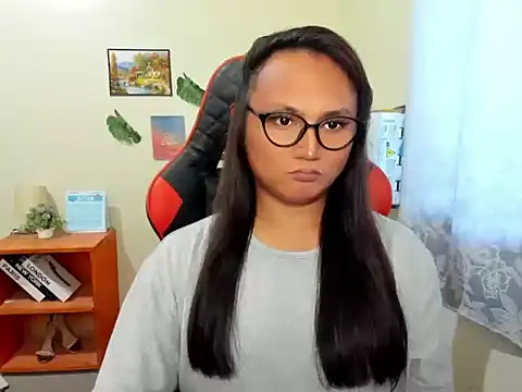 hella_queen: διαδικτυακό σόου στην κάμερα