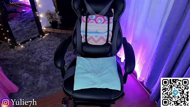 _Jessy_Moon_ Adlı Modelin Canlı XXX Sohbeti