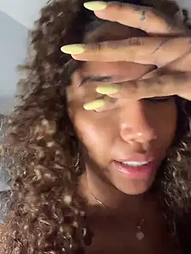 stormyy_ Adlı Modelin Canlı XXX Sohbeti