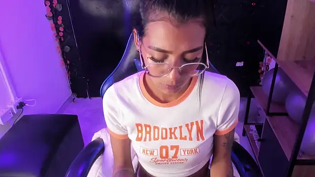 Chat XXX Live KarlaSlutSkinny__