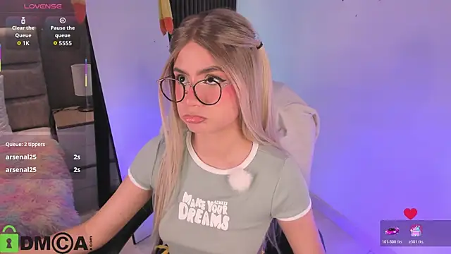 Arinextdoor Chat XXX in diretta