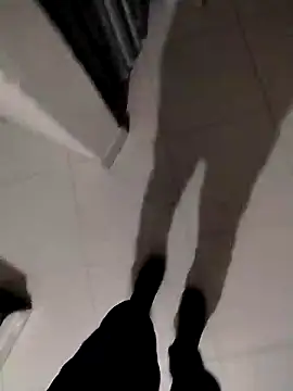 TIMIDOGOLOSO Adlı Modelin Canlı XXX Sohbeti