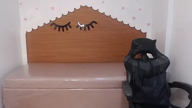 scarlett_percy_t's Live XXX Chat