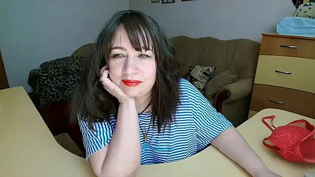 Lucretia_Goldi_のライブXXXチャット