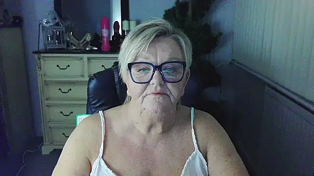 BridgetBlueEyes' Live XXX Chat