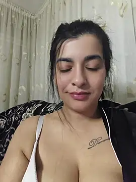 SEXYDOLCE élő XXX-chatje