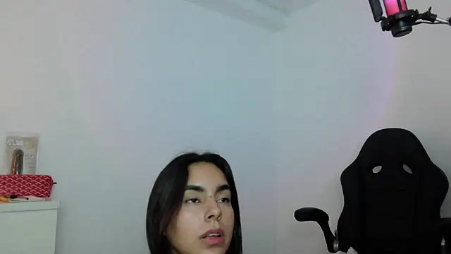 Онлайн чат XXX sweetcami1