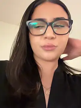 Yasmine-blue's Live XXX Chat