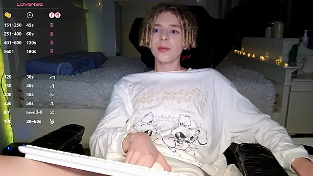 Kudi_Minnt's Webcam Show