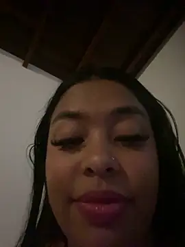 PUSHYLATE – Live XXX-chat