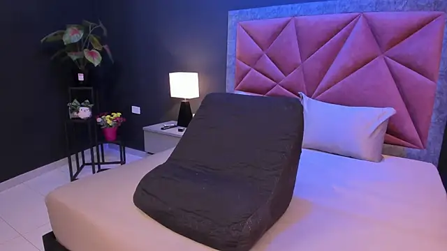 mia_milff's Live XXX Chat