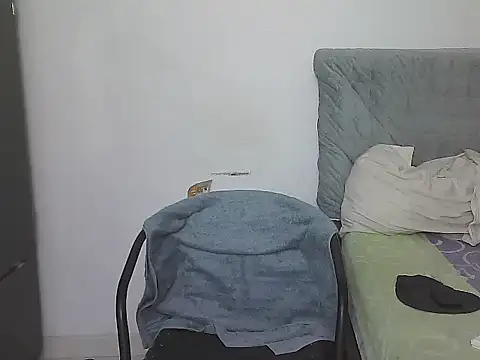 Pertunjukan Kamera Web AlphaLatinoBear