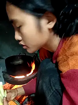 Pokazy przed kamerką – Hoa-tuylip