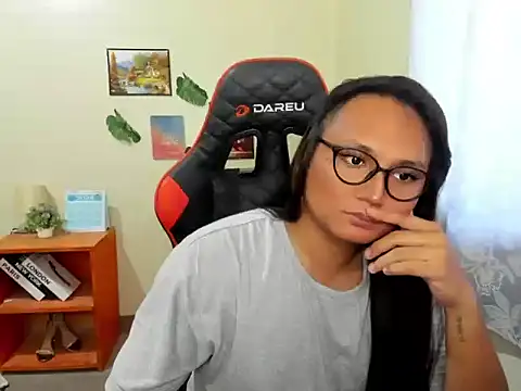 hella_queen Adlı Modelin Web Kamerası Şovu