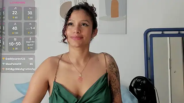 Онлайн чат XXX SeleneClark