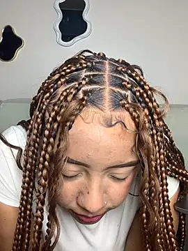 Chatroom XXX en direct de MorenaQueen-