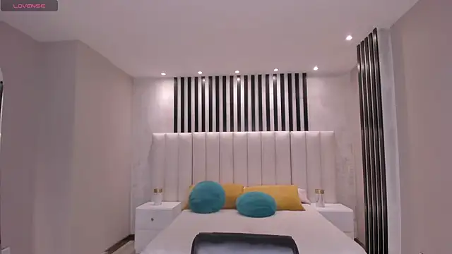 LucieMartin live XXX chat