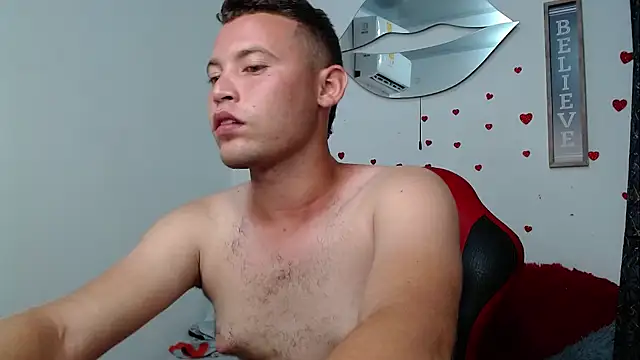 sven_fox723 Adlı Modelin Canlı XXX Sohbeti