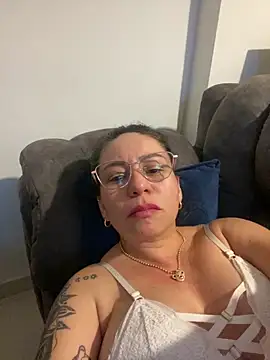 HealingHoney's Live XXX Chat