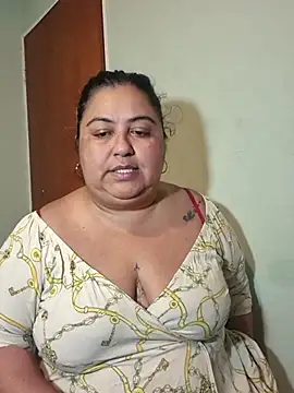 curvy_diva_ Adlı Modelin Canlı XXX Sohbeti