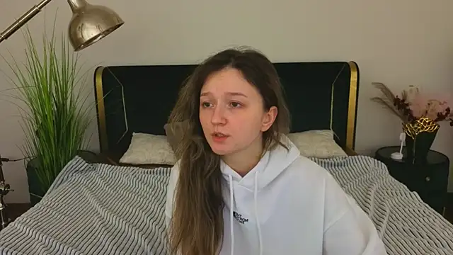 CyrenaLuxe's Live XXX Chat