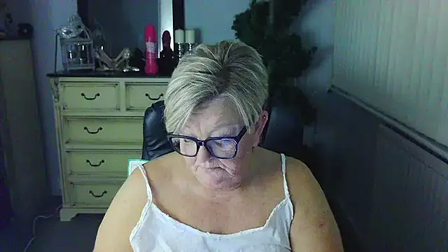 BridgetBlueEyes Adlı Modelin Canlı XXX Sohbeti