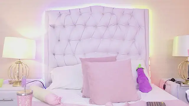 MeganRoseh Adlı Modelin Canlı XXX Sohbeti