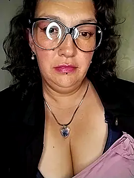 _SaraqueenのライブXXXチャット