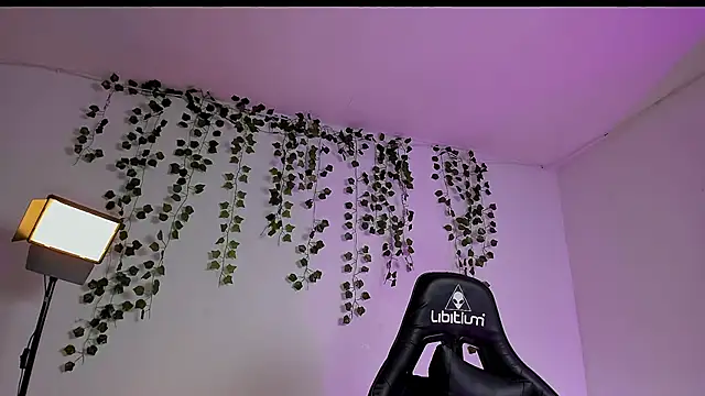 Chatroom XXX en direct de sara_doll77