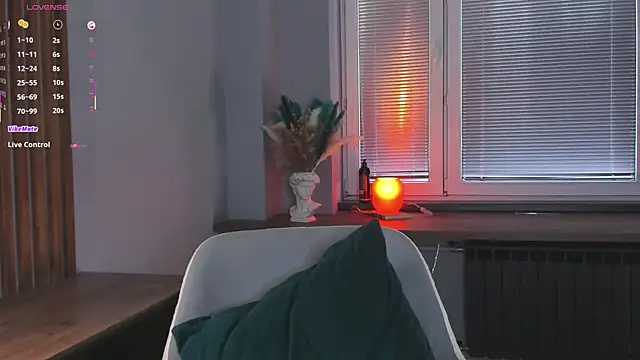 Chat +18 de OssieCrews ao vivo