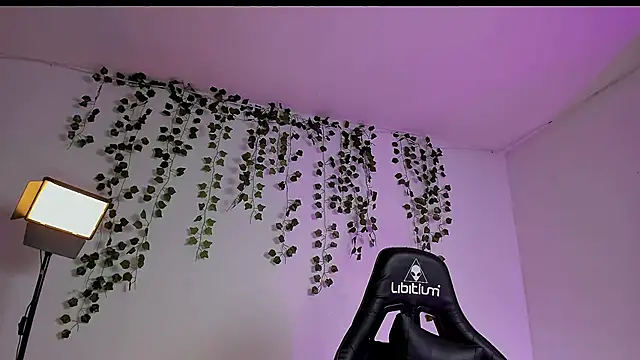 sara_doll77's Live XXX Chat