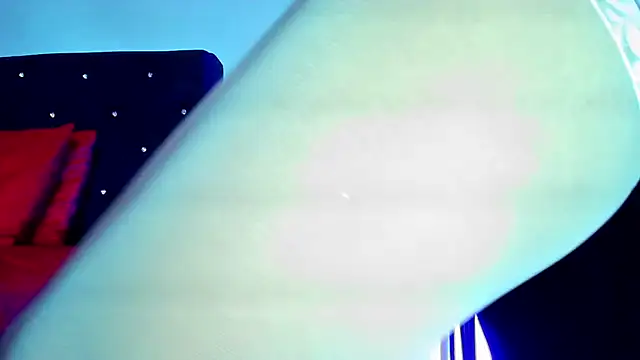 Aliice_Doll: διαδικτυακό σόου στην κάμερα