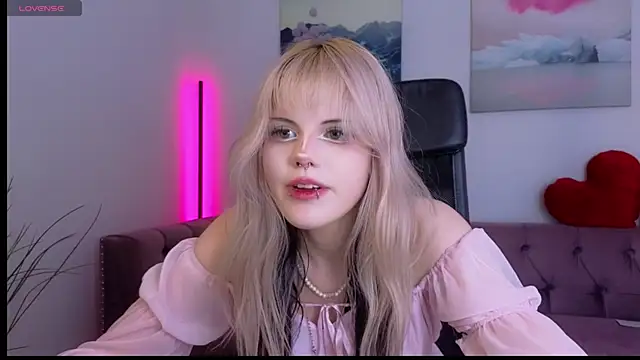 VitaMorphosis' Live XXX Chat