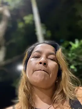 Jlo_69 Chat XXX in diretta