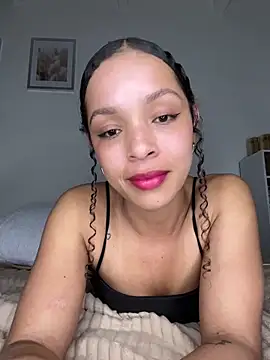 Yasmin777_ Chat XXX in diretta