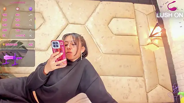 Julieta_Slav3's Live XXX Chat