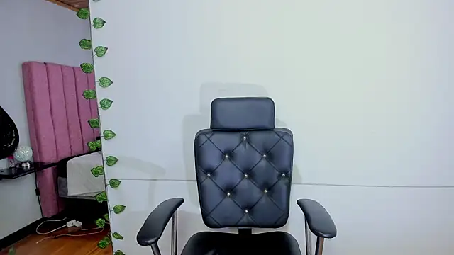 SaraLjordadn Live XXX chat