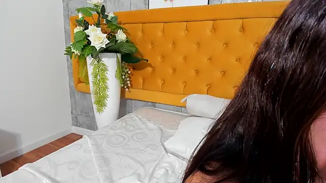 MiiaTauro Live XXX-Chat