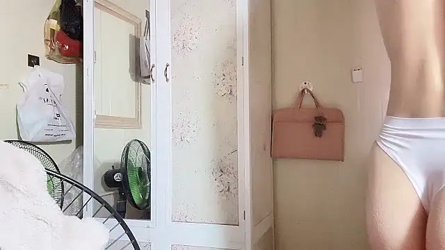 LinhChi_9x: онлайн-секс-чат