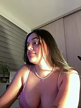 kenndall_21 Adlı Modelin Canlı XXX Sohbeti