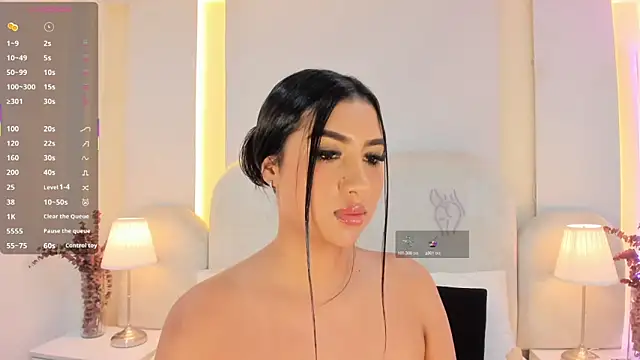 Chat +18 de SalomeeBell ao vivo