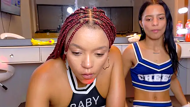 chocolatecrememia élő XXX-chatje