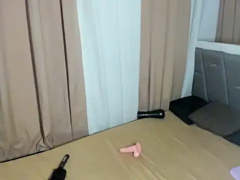 BigCockKiara: онлайн-секс-чат