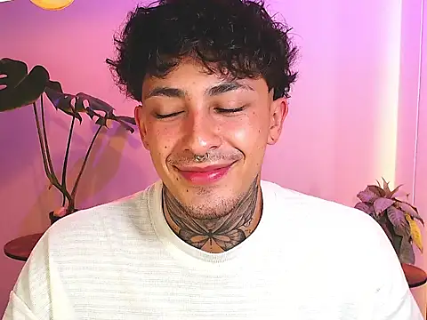 stevennavarro: απευθείας συνομιλία ΧΧΧ