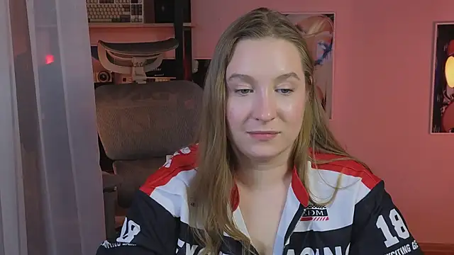 saint_trisha Adlı Modelin Canlı XXX Sohbeti