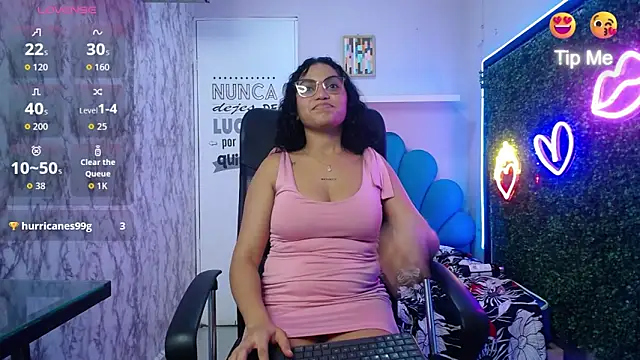 valeria_martinez19 即時 XXX 聊天