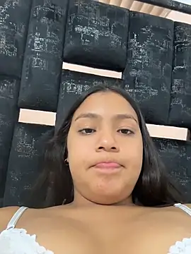 Baby_morena12 Show in webcam