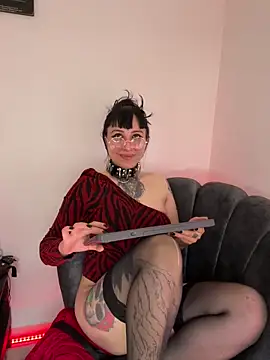 Czat XXX na żywo – Ravenna666_