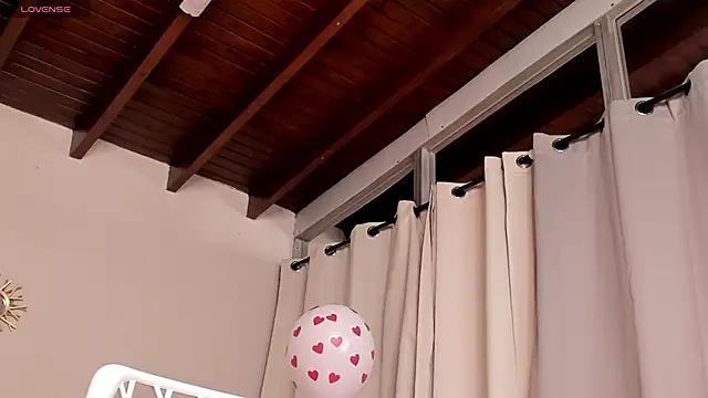 Chat +18 de Angelcumm_ ao vivo