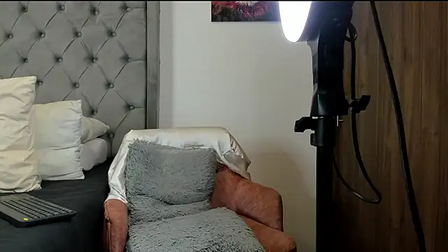 ariannaThompsons élő XXX-chatje